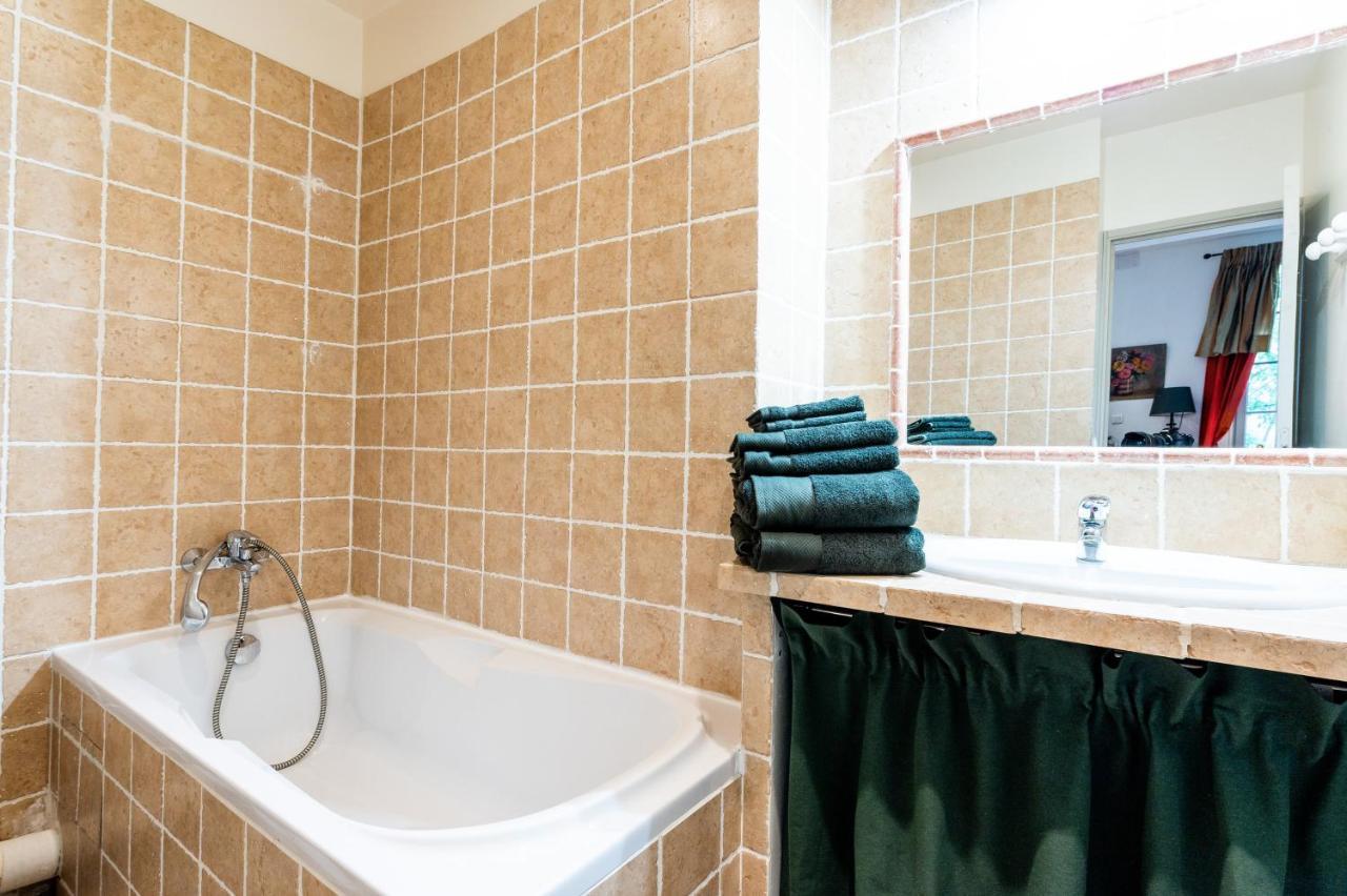 Place Du Palais Des Papes 3 Chambres Parking Climatisation 3 Salles De Bain アヴィニョン エクステリア 写真